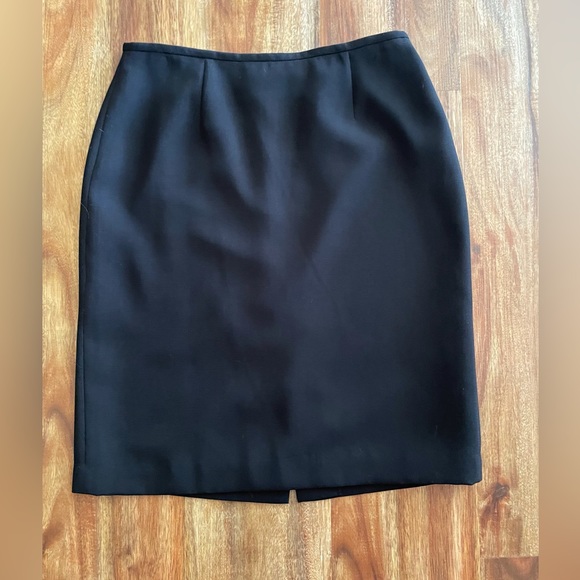 ❌SOLD❌ Liz Claiborne 3 Piece Suit - Picture 5 of 7